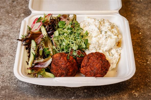 Kartoffelsalat med frikadeller